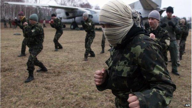 Ukrainian reservists train outside Kiev (18 March 2014)