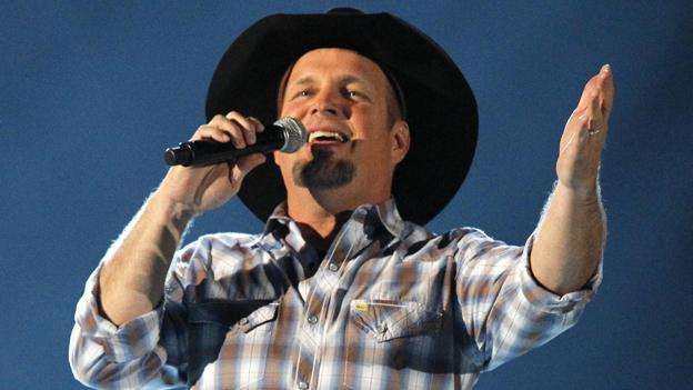 Garth Brooks in concert, 2013