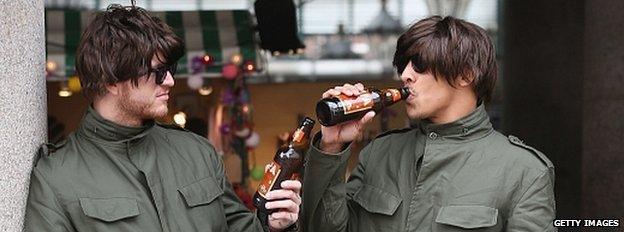 Men drinking beer