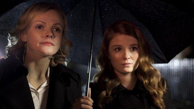 (l-r) Maxine Peake, Amy Wren