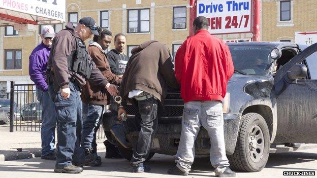 Chicago police arrest a man on suspicion of possessing heroin