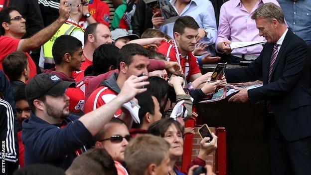 David Moyes with Manchester United fans