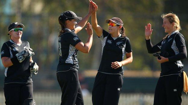 New Zealand celebrate a wicket