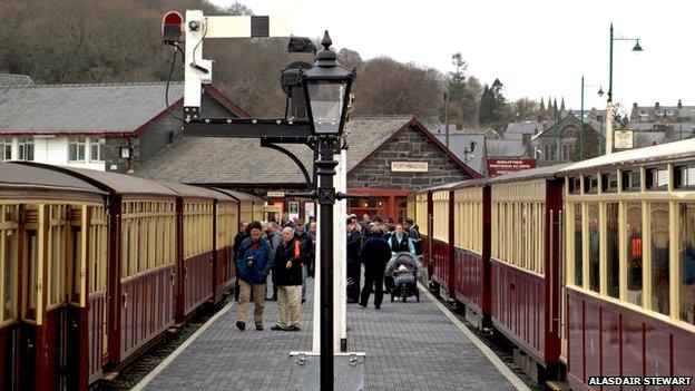 Porthmadog Harbour station