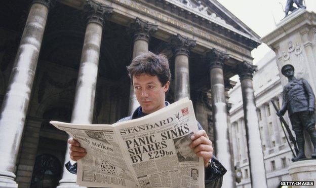 Man reads Evening Standard