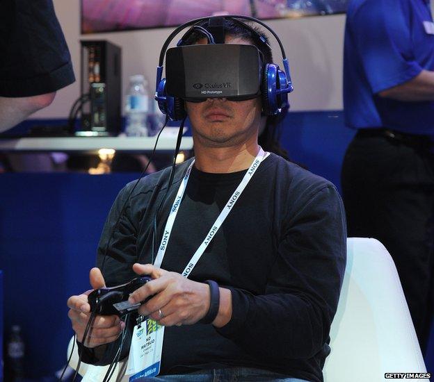 Man uses Oculus Rift