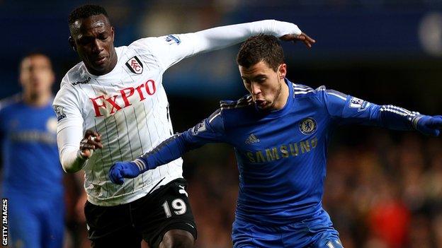 Fulham re-sign midfielder Mahamadou Diarra on a deal until the end of the 2013-14 season.