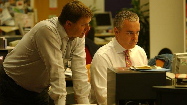 Martin Popescu, Huw Edwards