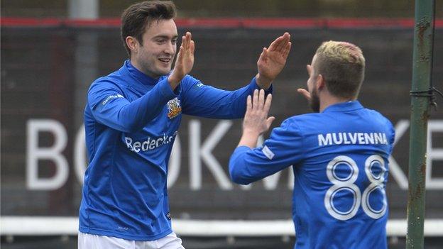 Mark Patton and Tiarnan Mulvenna were on target for Glenavon at the Oval