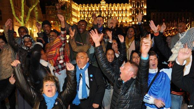 French conservatives celebrating result in Marseille, 30 Mar 14