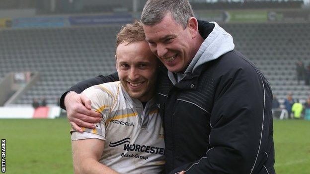 Worcester boss Dean Ryan with Chris Pennell