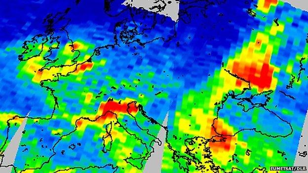 Nitrogen dioxide (NO2) concentration over Europe on 4 February 2007