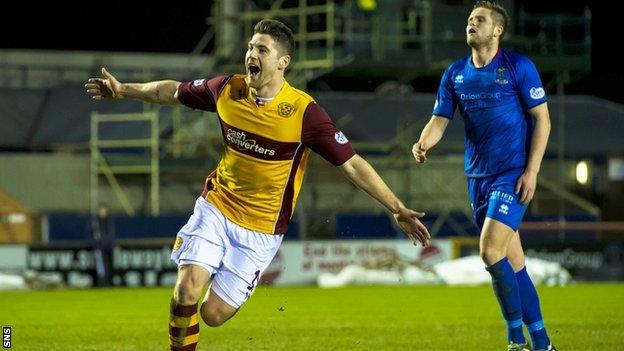 Iain Vigurs celebrates after putting Motherwell 2-1 ahead against Inverness