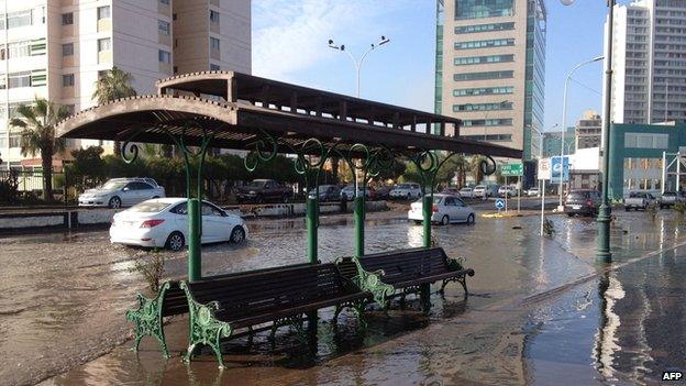 Flooded seafront in Iquique on 2 April 2014