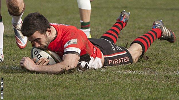 Tom Riley scores against Plymouth Albion