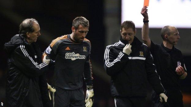 Hull keeper Allan McGregor sent off vs West Ham