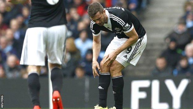 Southampton's Jay Rodriguez leaves the pitch on a stretcher