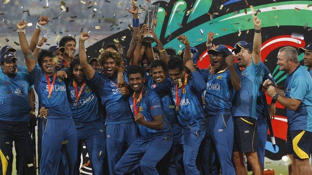 Sri Lanka with the ICC World Twenty20 trophy