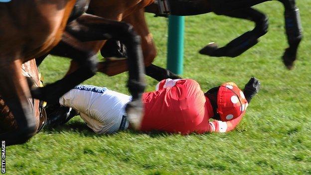 Ruby Walsh falls at Cheltenham Festival