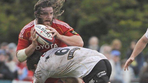 Dave Ryan playing for Munster