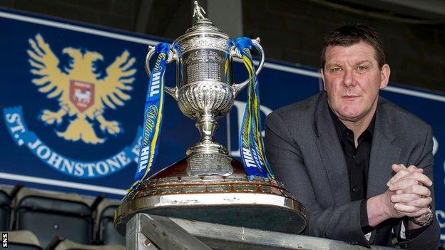 St Johnstone manager Tommy Wright with the Scottish Cup