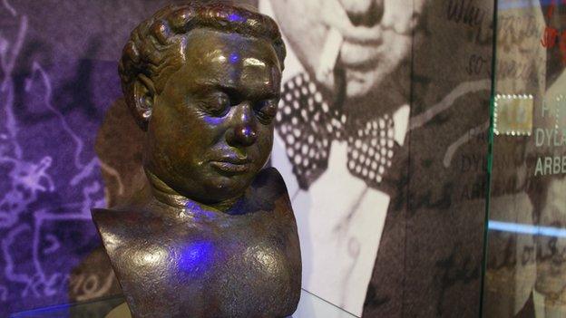 Dylan Thomas bust