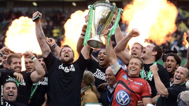 Toulon's players, including Jonny Wilkinson, celebrate winning the 2013 Heineken Cup final