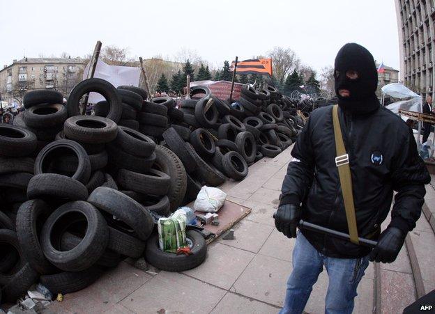 Pro-Russian activists in Donetsk, 11 April