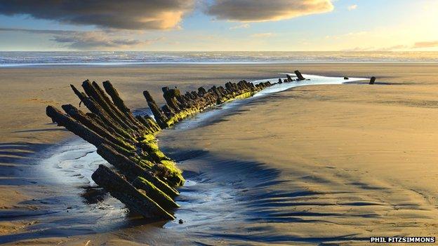 Cefn Sidan beach