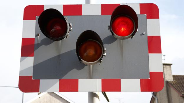level crossing lights