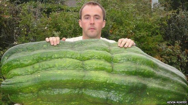 Kevin Fortey and his brother Gareth grew a 12st 3lbs (77.5kg) marrow in 2010