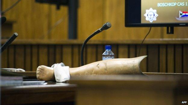 A prosthetic leg is seen on a table at the murder trial of Oscar Pistorius in Pretoria (17 April 2014)