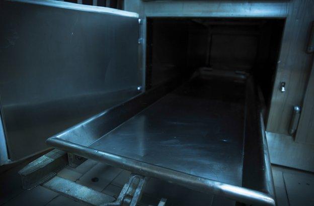 Mortuary refrigerator