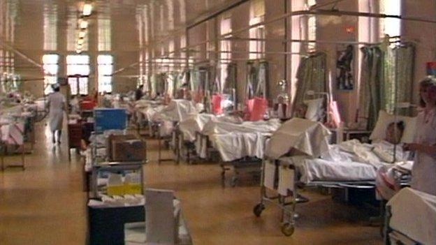 Burns victims on ward in 1985