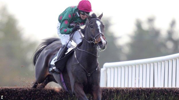 Somersby ridden by Dominic Elsworth