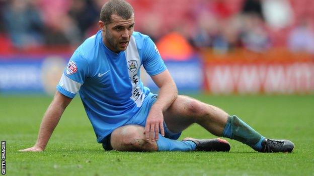 Barnsley midfielder Stephen Dawson