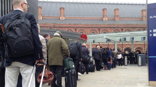 Taxi queue