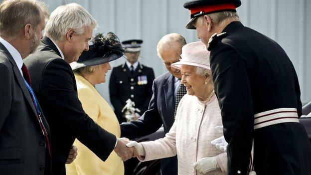 Queen and Carwyn Jones