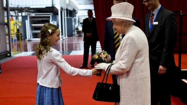 Queen and schoolgirl