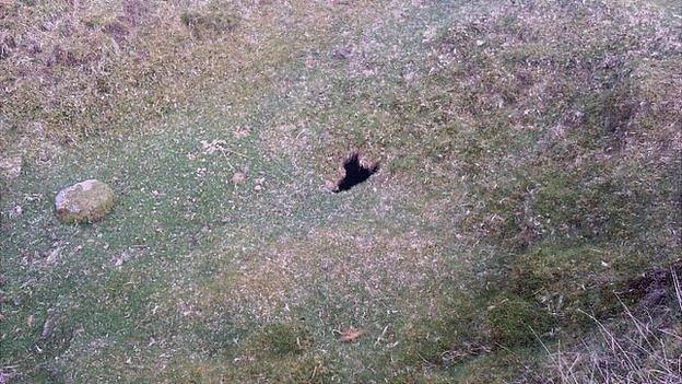 Collapsing mine shaft