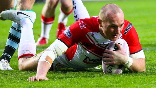 Luke Walsh scores for St Helens