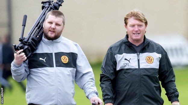 Alan Burrows (left) with Motherwell manager Stuart McCall