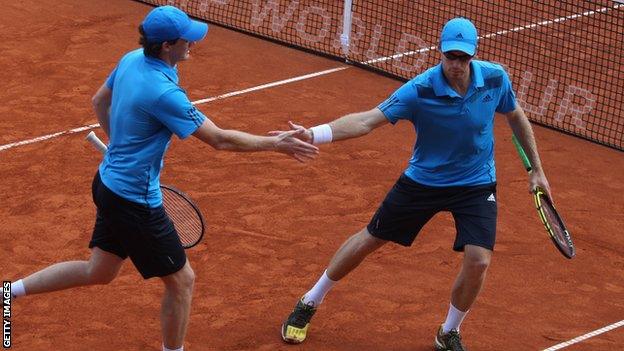 Jamie Murray and partner John Peers