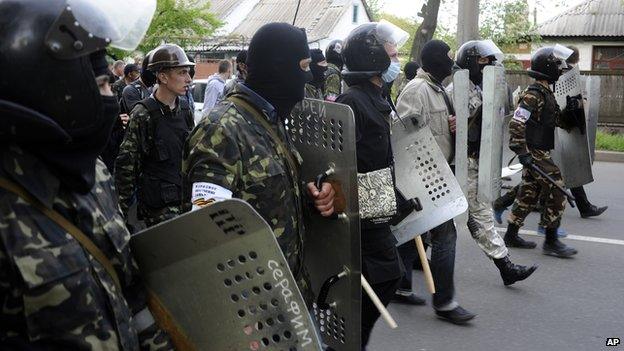 Pro-Russian separatists in Donetsk, 4 May 14