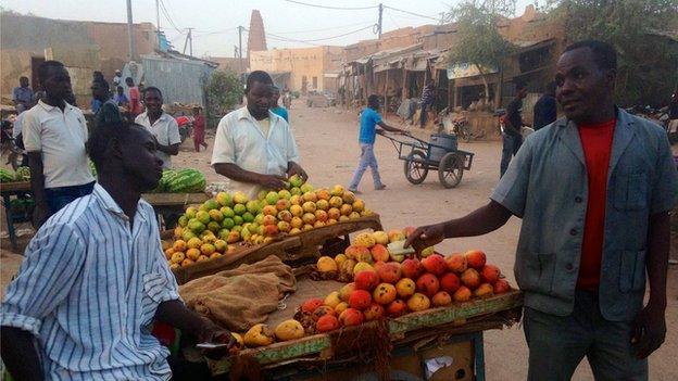 A street scene in Agadez, Niger (April 2014)