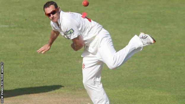Glamorgan's Dean Cosker