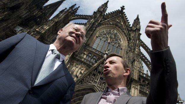 AfD founder and main candidate Bernd Lucke (right) and fellow candidate Hans-Olaf Henkel (left)