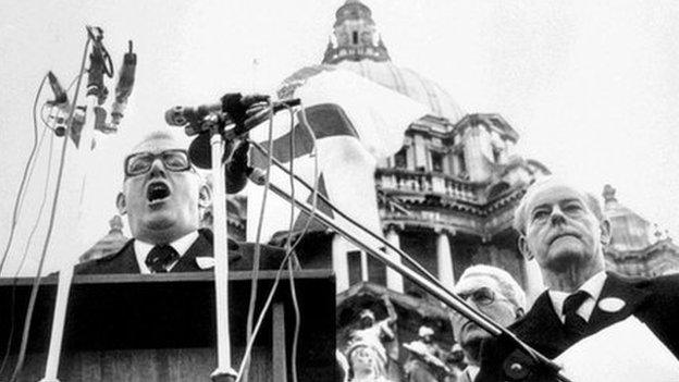 Ian Paisley & James Molyneaux at a rally in opposition to the Anglo-Irish agreement