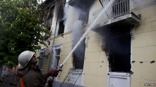 Police HQ in Mariupol set ablaze, 9 May