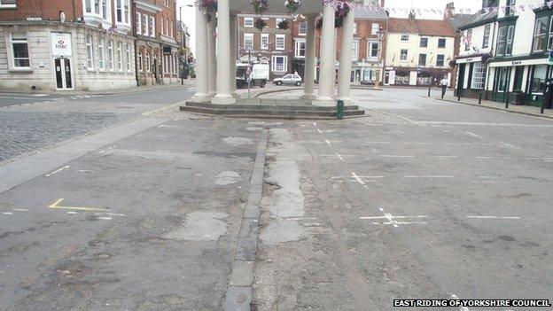 The road surface in Saturday Market